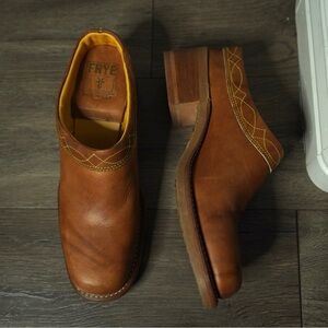 Frye Vintage Campus Saddle Leather
Mule Clogs Women's SZ 9.5 boots Western